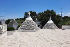 camera-il-ciliegio-vista-esterna-tetto-trulli